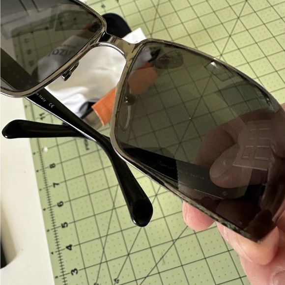 Prada authentic designer sunglasses unisex - Picture 4 of 10